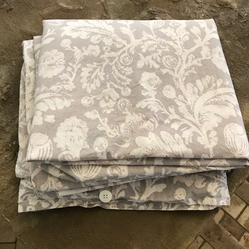 Crate & Barrel Gray Floral King Cotton Duvet Cover